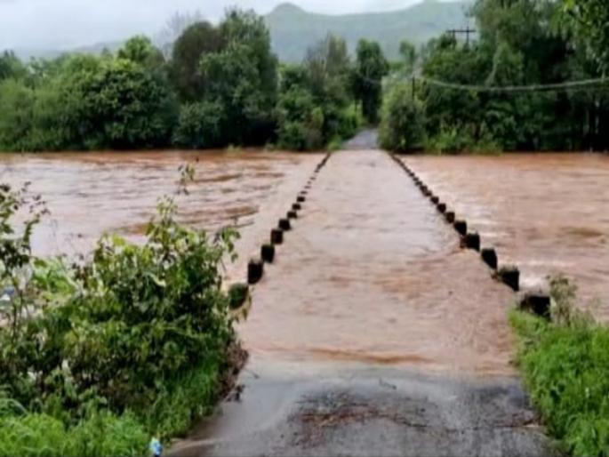 Water from the bridge leading to Rajgad; Villages in Baragaon Maval area lost contact | राजगडाकडे जाणाऱ्या पुलावर पाणी; बारागाव मावळ परिसरातील गावांचा संपर्क तुटला Water from the bridge leading to Rajgad; Villages in Baragaon Maval area lost contact | राजगडाकडे जाणाऱ्या पुलावर पाणी; बारागाव मावळ परिसरातील गावांचा संपर्क तुटला
