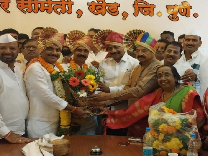 Kailas Limbhore elected as Chairman of Khed Bazar Committee and Vitthal Vanghare as Deputy Chairman. | खेड बाजार समितीच्या सभापतीपदी कैलास लिंभोरे तर विठ्ठल वनघरे यांची उपसभापती निवड Kailas Limbhore elected as Chairman of Khed Bazar Committee and Vitthal Vanghare as Deputy Chairman. | खेड बाजार समितीच्या सभापतीपदी कैलास लिंभोरे तर विठ्ठल वनघरे यांची उपसभापती निवड