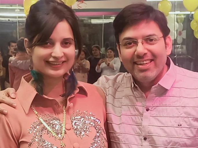 Rajeev and Rashmi Dubey cheated several elderly people of 35 crore collectively after promising to “reverse their ages | ५०० लोकांना घातला गंडा, जोडप्यानं लढवली वेगळीच शक्कल; ६०० पानांचं आरोपपत्र दाखल Rajeev and Rashmi Dubey cheated several elderly people of 35 crore collectively after promising to “reverse their ages | ५०० लोकांना घातला गंडा, जोडप्यानं लढवली वेगळीच शक्कल; ६०० पानांचं आरोपपत्र दाखल