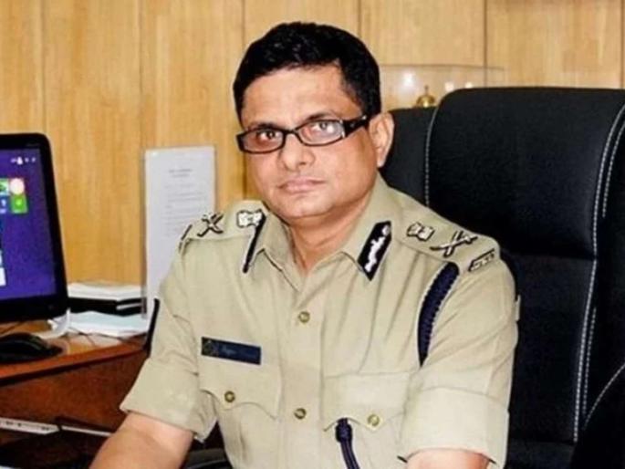 CBI lookout notice on former Kolkata Police Commissioner Rajiv Kumar | कोलकाताचे माजी पोलीस आयुक्त राजीवकुमार यांच्यावर सीबीआयची लुकआऊट नोटीस CBI lookout notice on former Kolkata Police Commissioner Rajiv Kumar | कोलकाताचे माजी पोलीस आयुक्त राजीवकुमार यांच्यावर सीबीआयची लुकआऊट नोटीस