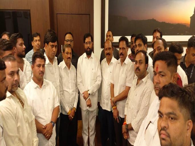 Shiv Sena shocks Thackeray group in Ulhasnagar; Sir Salamat that turban fifty...Rajendra Chaudhary Thackeray | उल्हासनगरात शिवसेना ठाकरे गटाला धक्का; गटाकडून तेजी व गायकवाड यांची शहरप्रमुख पदी निवड Shiv Sena shocks Thackeray group in Ulhasnagar; Sir Salamat that turban fifty...Rajendra Chaudhary Thackeray | उल्हासनगरात शिवसेना ठाकरे गटाला धक्का; गटाकडून तेजी व गायकवाड यांची शहरप्रमुख पदी निवड