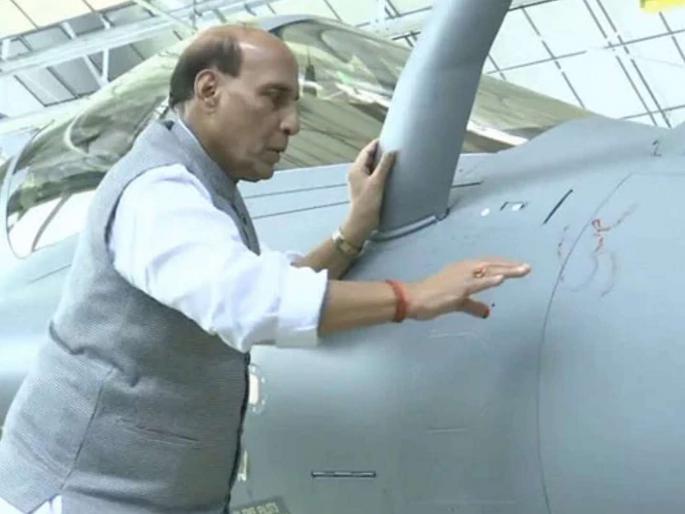 bjp & congress face to face on rafale jet worshiping ; Pandit Nehru's Video viral | राफेलच्या पूजनावरून भाजपा-काँग्रेस आमनेसामने, पंडित नेहरूंचाही पूजा करतानाचा व्हिडीओ व्हायरल bjp & congress face to face on rafale jet worshiping ; Pandit Nehru's Video viral | राफेलच्या पूजनावरून भाजपा-काँग्रेस आमनेसामने, पंडित नेहरूंचाही पूजा करतानाचा व्हिडीओ व्हायरल