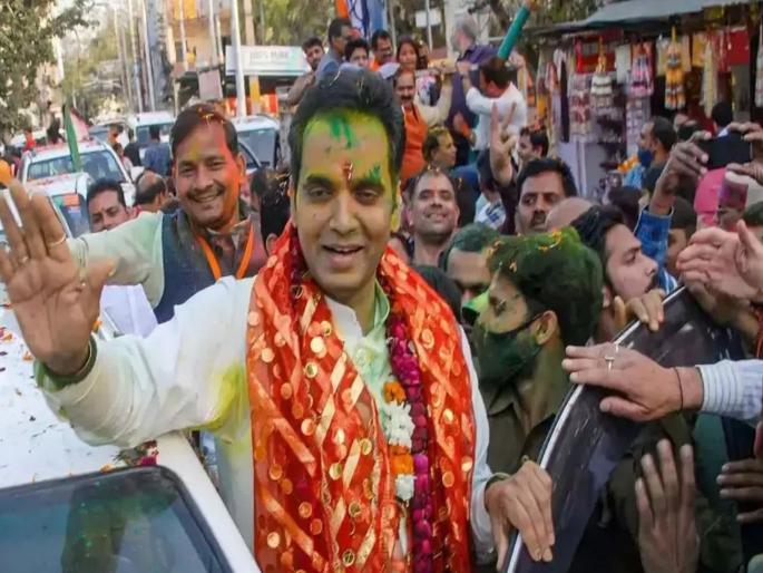 Lok Sabha Election 2024 - Sons of leaders seek votes for father, Rajnath Singh's sons participate in campaigning | हॅटट्रिकसाठी बाबांना जिंकवायचंय! नेत्यांची मुले प्रचारात उतरली, मतदारांकडे मागतायेत मते Lok Sabha Election 2024 - Sons of leaders seek votes for father, Rajnath Singh's sons participate in campaigning | हॅटट्रिकसाठी बाबांना जिंकवायचंय! नेत्यांची मुले प्रचारात उतरली, मतदारांकडे मागतायेत मते