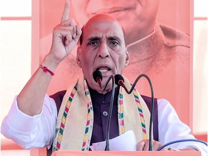 'No one can put pressure on us, be it America, China or Pakistan'; Rajnath Singh's big statement on nuclear test debate | 'अमेरिका, चीन, पाकिस्तान कोणीही आपल्यावर दबाव आणू शकत नाही'; अणुचाचणीच्या चर्चेवर राजनाथ सिंह यांचं मोठं विधान 'No one can put pressure on us, be it America, China or Pakistan'; Rajnath Singh's big statement on nuclear test debate | 'अमेरिका, चीन, पाकिस्तान कोणीही आपल्यावर दबाव आणू शकत नाही'; अणुचाचणीच्या चर्चेवर राजनाथ सिंह यांचं मोठं विधान