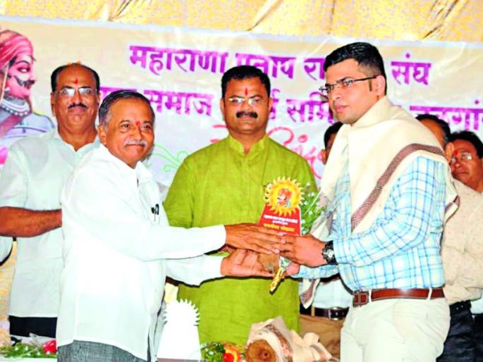 Quality honors in Bhusaval | भुसावळात गुणवंतांचा गौरव सोहळा Quality honors in Bhusaval | भुसावळात गुणवंतांचा गौरव सोहळा