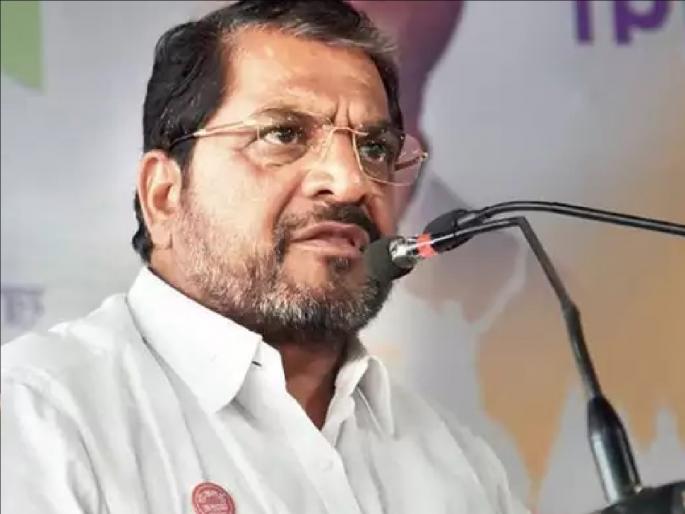 Sharad Pawar's role in the new land acquisition law is duplicitous, Criticism of Raju Shetty | नवा भूमिअधिग्रहण कायद्याबद्दल शरद पवारांची भूमिका दुटप्पीपणाची, राजू शेट्टींचे टीकास्त्र Sharad Pawar's role in the new land acquisition law is duplicitous, Criticism of Raju Shetty | नवा भूमिअधिग्रहण कायद्याबद्दल शरद पवारांची भूमिका दुटप्पीपणाची, राजू शेट्टींचे टीकास्त्र