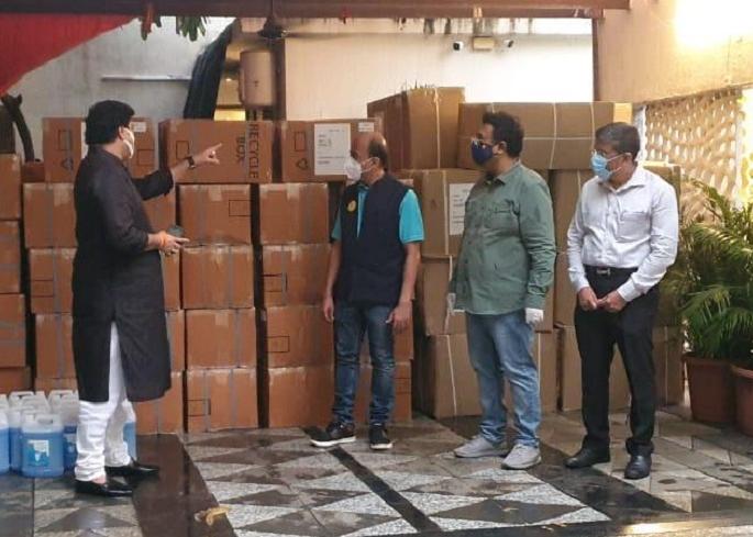 CoronaVirus News: Start separate quarantine center for women only, MNS demands | CoronaVirus News : फक्त महिलांसाठी स्वतंत्र क्वारंटाईन सेंटर सुरू करा, मनसेची मागणी CoronaVirus News: Start separate quarantine center for women only, MNS demands | CoronaVirus News : फक्त महिलांसाठी स्वतंत्र क्वारंटाईन सेंटर सुरू करा, मनसेची मागणी