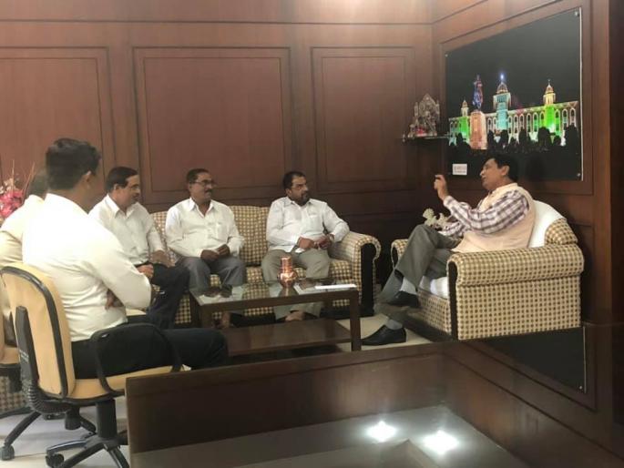 Raju Shetti's visit to 78 students was done by the Vice Chancellor | ७८ विद्यार्थ्यांसाठी राजू शेट्टींनी घेतली कुलगुरुंची भेट