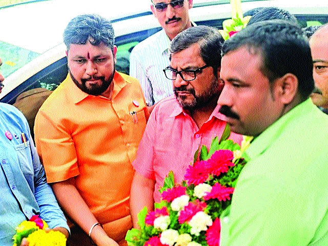 Raju Shetty to decide on what kind of medicine to sprinkle on 'Kamala' In the coming elections, BJP will sit on opposition benches; This is the historical victory | ‘कमळा’वर कोणते औषध फवारायचे हे ठरवावे--राजू शेट्टी Raju Shetty to decide on what kind of medicine to sprinkle on 'Kamala' In the coming elections, BJP will sit on opposition benches; This is the historical victory | ‘कमळा’वर कोणते औषध फवारायचे हे ठरवावे--राजू शेट्टी