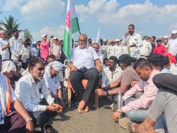 A case has been registered against 2500 activists including Raju Shetty in connection with blocking the Pune Bangalore National Highway | Kolhapur: राष्ट्रीय महामार्ग रोखल्याप्रकरणी राजू शेट्टींसह अडीच हजार कार्यकर्त्यांवर गुन्हा दाखल A case has been registered against 2500 activists including Raju Shetty in connection with blocking the Pune Bangalore National Highway | Kolhapur: राष्ट्रीय महामार्ग रोखल्याप्रकरणी राजू शेट्टींसह अडीच हजार कार्यकर्त्यांवर गुन्हा दाखल