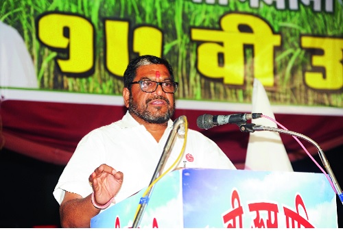 Gadkari should return to the factory and make it atoning: Raju Shetty | गडकरींनी हडपकेलेला कारखाना परत करुन प्रायश्चित करावे : राजू शेट्टी