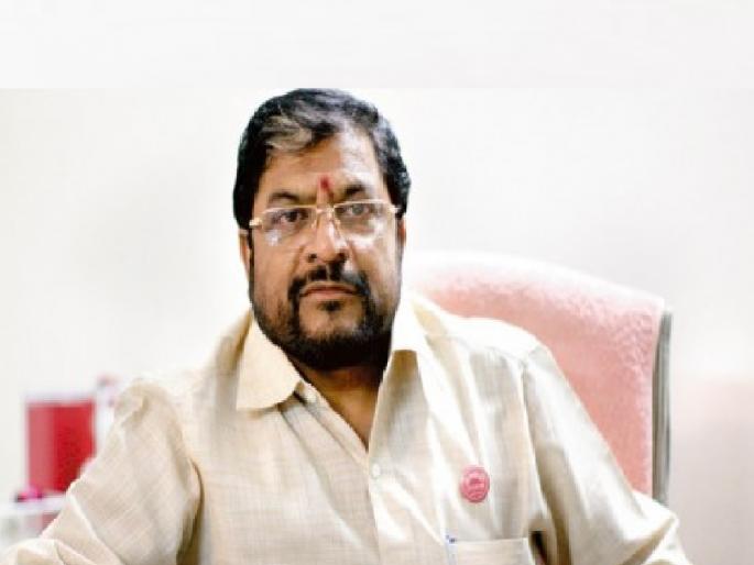 Role of State Sugar Association against Farmers says Raju Shetty | राज्य साखर संघाची भूमिका शेतक-यांच्या ताटात माती कालवणारी - राजू शेट्टी Role of State Sugar Association against Farmers says Raju Shetty | राज्य साखर संघाची भूमिका शेतक-यांच्या ताटात माती कालवणारी - राजू शेट्टी