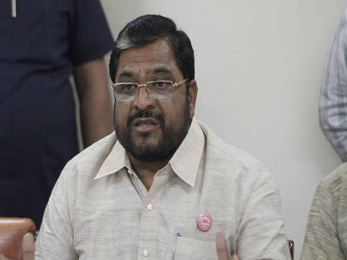 Last year 1 crore 32 lakh tonnes of sugarcane was stolen by fraud Former MP Raju Shetty's allegation | गतवर्षी १ कोटी ३२ लाख टन उसाची काटामारीने चोरी; माजी खासदार राजू शेट्टी यांचा आरोप