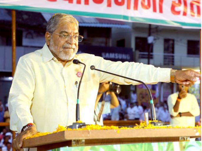 Raju Shetti Demands 3751 Per Ton First Installment for Sugarcane; Fires Warning at Sugar Factories and State Govt | एकरकमी ३७५१ पहिली उचल टाका, मगच ऊसाला कोयता; राजू शेट्टी यांनी स्पष्ट केली भूमिका Raju Shetti Demands 3751 Per Ton First Installment for Sugarcane; Fires Warning at Sugar Factories and State Govt | एकरकमी ३७५१ पहिली उचल टाका, मगच ऊसाला कोयता; राजू शेट्टी यांनी स्पष्ट केली भूमिका