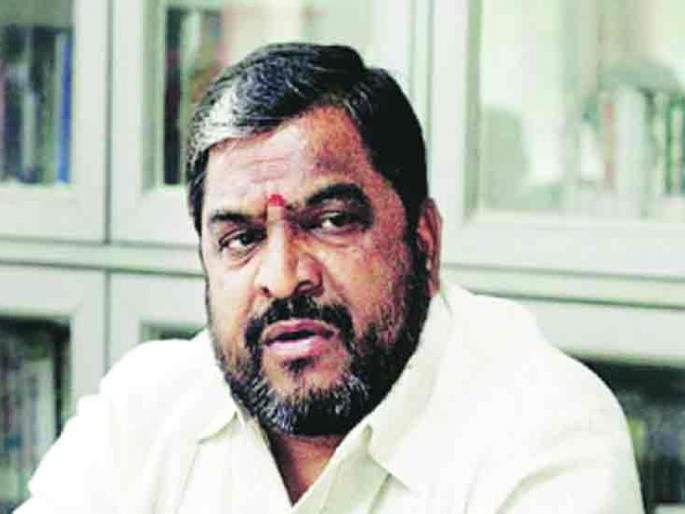 Swabhimani's statewide agitation erupts soon - Raju Shetty | वीज बिले माफीसाठी पैसा नाही, मग मंत्र्यांची दालने सजवण्यासाठी पैसे कोठून आले? - राजू शेट्टी Swabhimani's statewide agitation erupts soon - Raju Shetty | वीज बिले माफीसाठी पैसा नाही, मग मंत्र्यांची दालने सजवण्यासाठी पैसे कोठून आले? - राजू शेट्टी