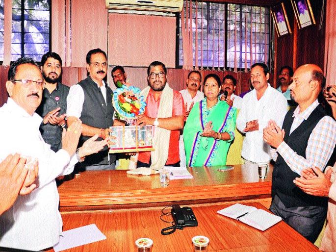 Lessons from the movement of milk: Raju Shetty | सरकारला दूध आंदोलनातून धडा- राजू शेट्टी Lessons from the movement of milk: Raju Shetty | सरकारला दूध आंदोलनातून धडा- राजू शेट्टी