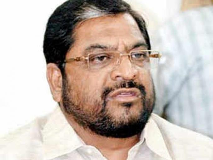 Balaji factory shut down by oppositions - Raju Shetty | विरोधकांच्या हस्तकांनी बालाजी कारखाना बंद पाडला - राजू शेट्टी   Balaji factory shut down by oppositions - Raju Shetty | विरोधकांच्या हस्तकांनी बालाजी कारखाना बंद पाडला - राजू शेट्टी