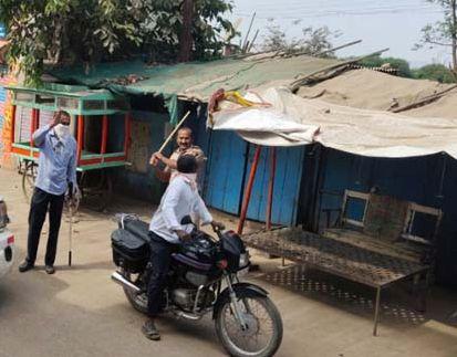 Crime against 5 persons in Pagur | पहूर येथील रिकामटेकड्या ११ जणांविरुद्ध गुन्हा Crime against 5 persons in Pagur | पहूर येथील रिकामटेकड्या ११ जणांविरुद्ध गुन्हा