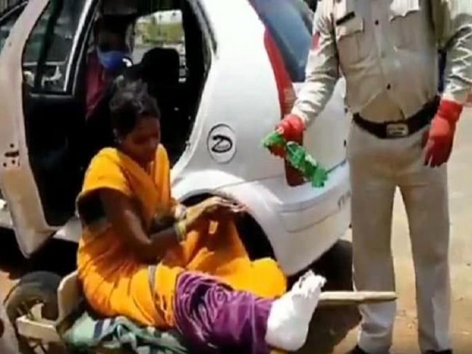 husband pulls handicapped wife to 435 km in hand cart-blisters on childrens feet while walking rkp | दिव्यांग पत्नीला हातगाडीवर बसविलं अन् ओढत ४३५ किमी मुलांसह 'त्यानं' केली पायपीट!  husband pulls handicapped wife to 435 km in hand cart-blisters on childrens feet while walking rkp | दिव्यांग पत्नीला हातगाडीवर बसविलं अन् ओढत ४३५ किमी मुलांसह 'त्यानं' केली पायपीट!