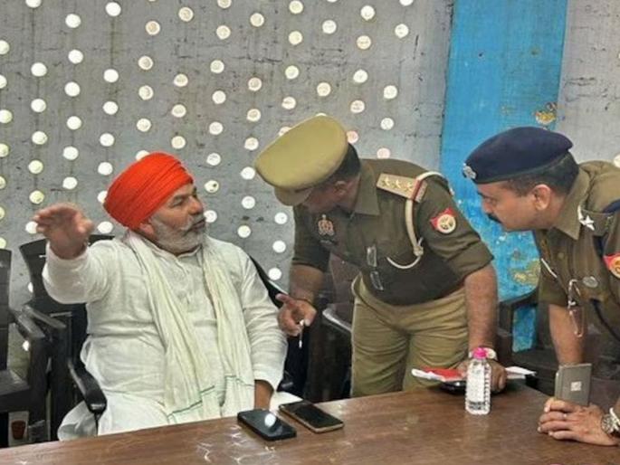 Farmer leader Rakesh Tikait was detained by the police, action was taken while going to Noida | शेतकरी नेते राकेश टिकैत यांना पोलिसांनी घेतलं ताब्यात, नोएडाला जात असताना कारवाई Farmer leader Rakesh Tikait was detained by the police, action was taken while going to Noida | शेतकरी नेते राकेश टिकैत यांना पोलिसांनी घेतलं ताब्यात, नोएडाला जात असताना कारवाई