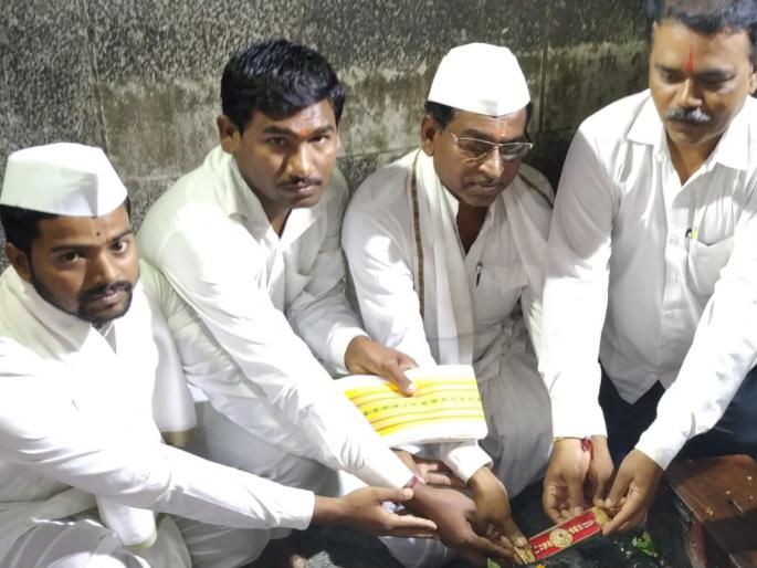 Raksha Bandhan sent by Muktai | रक्षाबंधनानिमित्त मुक्ताईने पाठविली संत निवृत्तीनाथ, संत ज्ञानेश्वर व सोपन काकास राखी