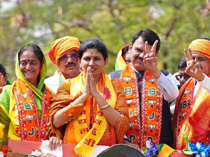 jalgaon lok sabha election result 2024 in the second round raksha khadse leads in raver constituency smita wagh leads in jalgaon  | दुस-या फेरी नंतर रावेरमध्ये रक्षा खडसे, जळगावमध्ये स्मिता वाघ आघाडीवर  jalgaon lok sabha election result 2024 in the second round raksha khadse leads in raver constituency smita wagh leads in jalgaon  | दुस-या फेरी नंतर रावेरमध्ये रक्षा खडसे, जळगावमध्ये स्मिता वाघ आघाडीवर