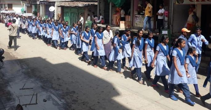 The message of plastic release by the students | विद्यार्थ्यांनी दिला प्लास्टिकमुक्तीचा संदेश The message of plastic release by the students | विद्यार्थ्यांनी दिला प्लास्टिकमुक्तीचा संदेश