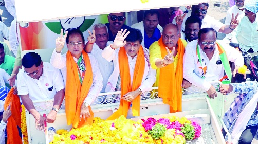 Congress demonstrates power in Nanded | काँग्रेसचे नांदेडमध्ये शक्तिप्रदर्शन Congress demonstrates power in Nanded | काँग्रेसचे नांदेडमध्ये शक्तिप्रदर्शन