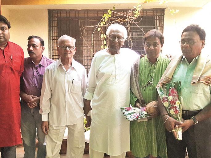 Need to work on the amateur stage! - Senior dramatist Ram Jadhav | हौशी रंगभूमीवर काम करण्यासाठी परिश्रम हवेत! -  ज्येष्ठ नाट्यकर्मी राम जाधव  Need to work on the amateur stage! - Senior dramatist Ram Jadhav | हौशी रंगभूमीवर काम करण्यासाठी परिश्रम हवेत! -  ज्येष्ठ नाट्यकर्मी राम जाधव