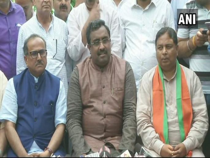 No threat to PDP-BJP coalition in J&K: Ram Madhav | Kathua Rape Case : जम्मू काश्मीरमधील घटनांमुळे पीडीपी-भाजपा सरकारला धोका नाही - राम माधव