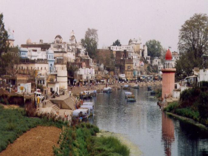Action taken by Yogi on DG taking oath of Ram temple in Ayodhya | यूपीतल्या आयपीएस दर्जाच्या अधिका-यानं राम मंदिर बनवण्याची घेतली शपथ, व्हिडीओ व्हायरल Action taken by Yogi on DG taking oath of Ram temple in Ayodhya | यूपीतल्या आयपीएस दर्जाच्या अधिका-यानं राम मंदिर बनवण्याची घेतली शपथ, व्हिडीओ व्हायरल