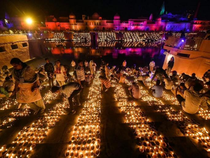 Ayodhya deepotsav 2021, lighting of 12 lakh lamps, it will be recorded in the Guinness Book | 12 लाख दिव्यांची रोषणाई, गिनीज बुकमध्ये होणार नोंद; अशी असेल अयोध्येतील यंदाची दिवाळी... Ayodhya deepotsav 2021, lighting of 12 lakh lamps, it will be recorded in the Guinness Book | 12 लाख दिव्यांची रोषणाई, गिनीज बुकमध्ये होणार नोंद; अशी असेल अयोध्येतील यंदाची दिवाळी...