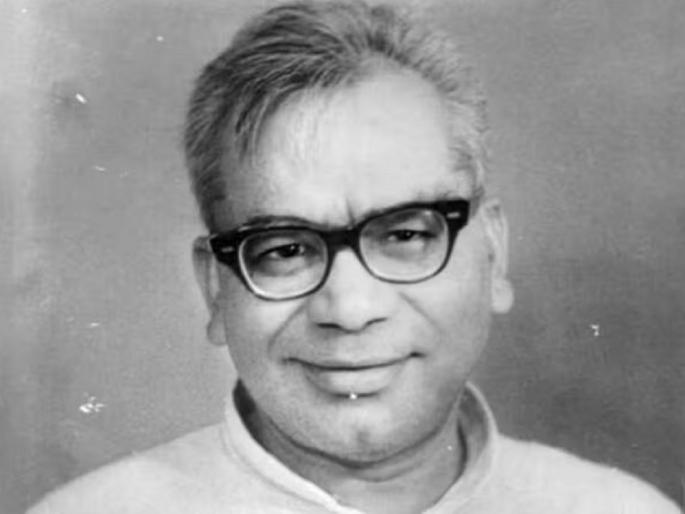 Ram Manohar Lohia : When the hollow imitation of Gurus is left behind, then... | गुरुंची पोकळ नक्कल तेवढी मागे उरते, तेव्हा... Ram Manohar Lohia : When the hollow imitation of Gurus is left behind, then... | गुरुंची पोकळ नक्कल तेवढी मागे उरते, तेव्हा...