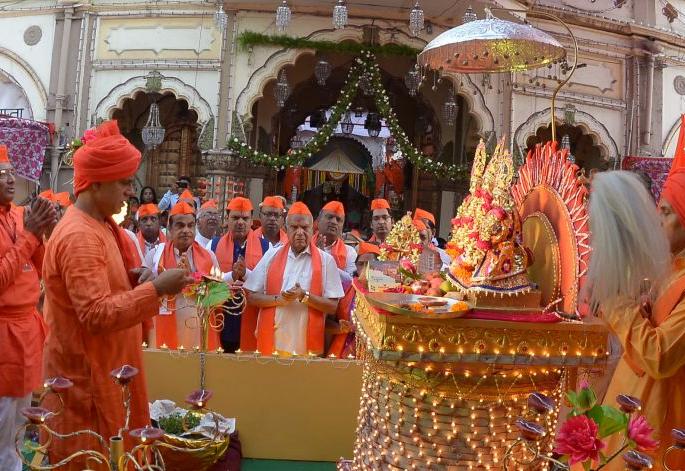 Sakal Jiwanchya Thai Ram: Jagar Ram in the agrarian: 53 years of spectacular tradition | सकल जिवांच्या ठायी राम...चराचरातील जागर राम : ५३ वर्षांची नेत्रदीपक परंपरा Sakal Jiwanchya Thai Ram: Jagar Ram in the agrarian: 53 years of spectacular tradition | सकल जिवांच्या ठायी राम...चराचरातील जागर राम : ५३ वर्षांची नेत्रदीपक परंपरा