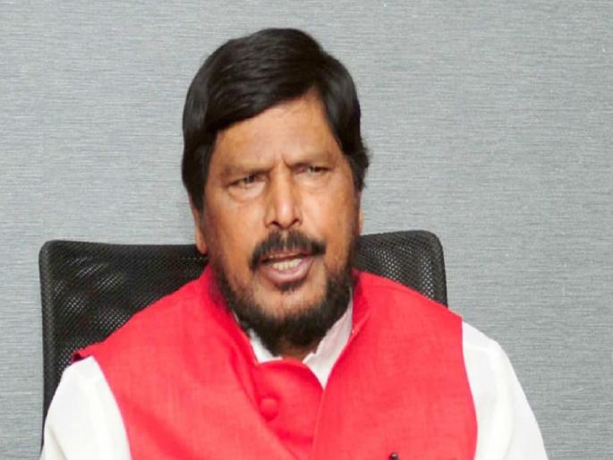 Even though we are small, it is in our hands to defeat and make someone win; Union Minister of State Ramdas Athawale warns | लहान असलो तरी पाडायचे आणि जिंकवायचे कुणाला, आमच्याच हातात; केंद्रीय राज्यमंत्री रामदास आठवले यांचा इशारा Even though we are small, it is in our hands to defeat and make someone win; Union Minister of State Ramdas Athawale warns | लहान असलो तरी पाडायचे आणि जिंकवायचे कुणाला, आमच्याच हातात; केंद्रीय राज्यमंत्री रामदास आठवले यांचा इशारा