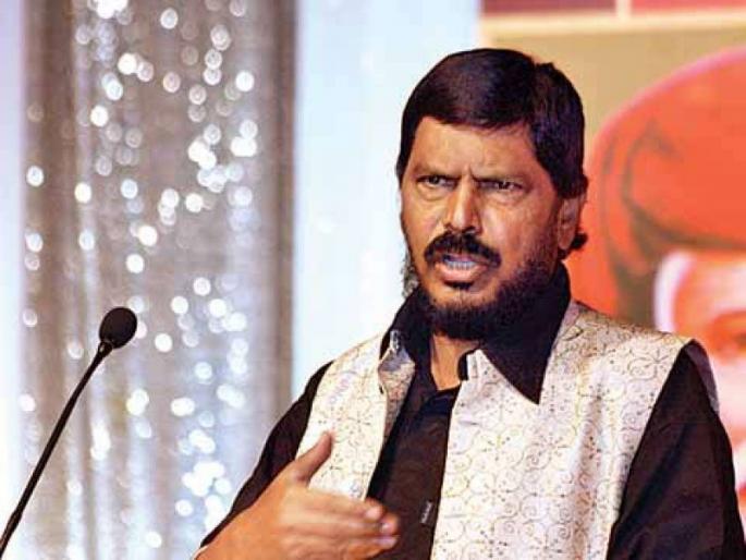 Ramdas Athavale predicts the defeat of Prakash Ambedkar | रामदास आठवलेंनी वर्तवले प्रकाश आंबेडकरांच्या पराभवाचे भाकित Ramdas Athavale predicts the defeat of Prakash Ambedkar | रामदास आठवलेंनी वर्तवले प्रकाश आंबेडकरांच्या पराभवाचे भाकित