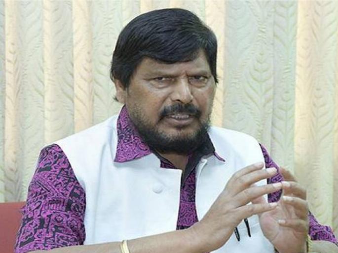 Muslim brothers should not associate with Aurangzeb and the Mughals; Ramdas Athawale appeals | औरंगजेब व मोगलांशी मुस्लिम बांधवांनी नाते जोडू नये; रामदास आठवलेंचे आवाहन Muslim brothers should not associate with Aurangzeb and the Mughals; Ramdas Athawale appeals | औरंगजेब व मोगलांशी मुस्लिम बांधवांनी नाते जोडू नये; रामदास आठवलेंचे आवाहन