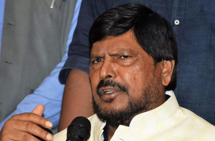 Agricultural laws are in the interest, but the work of deliberate provocation by organizations: Athavale | कृषी कायदे हिताचेच, पण संघटनांकडून मुद्दाम डोकी भडकवण्याचे काम : आठवले Agricultural laws are in the interest, but the work of deliberate provocation by organizations: Athavale | कृषी कायदे हिताचेच, पण संघटनांकडून मुद्दाम डोकी भडकवण्याचे काम : आठवले