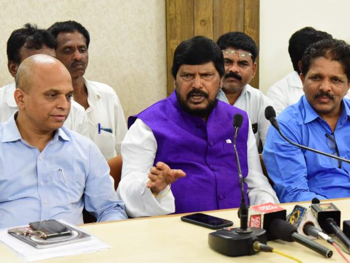 Demand for rehabilitation of flood-hit villages: Rs | पूरग्रस्त गावांचं पुनर्वसन करण्याची मागणी करणार, पूरग्रस्तांसाठी ५० लाखांची मदत : आठवले Demand for rehabilitation of flood-hit villages: Rs | पूरग्रस्त गावांचं पुनर्वसन करण्याची मागणी करणार, पूरग्रस्तांसाठी ५० लाखांची मदत : आठवले