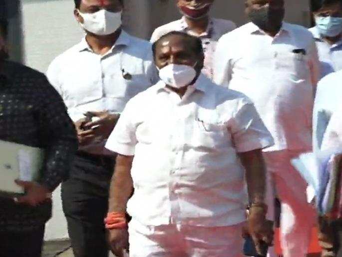 eknath shinde run for ramdas kadam entry in vidhan bhavan | रामदास कदम यांच्या प्रवेशासाठी एकनाथ शिंदे धावले; अँटिजन टेस्ट करून आले विधानभवनात eknath shinde run for ramdas kadam entry in vidhan bhavan | रामदास कदम यांच्या प्रवेशासाठी एकनाथ शिंदे धावले; अँटिजन टेस्ट करून आले विधानभवनात