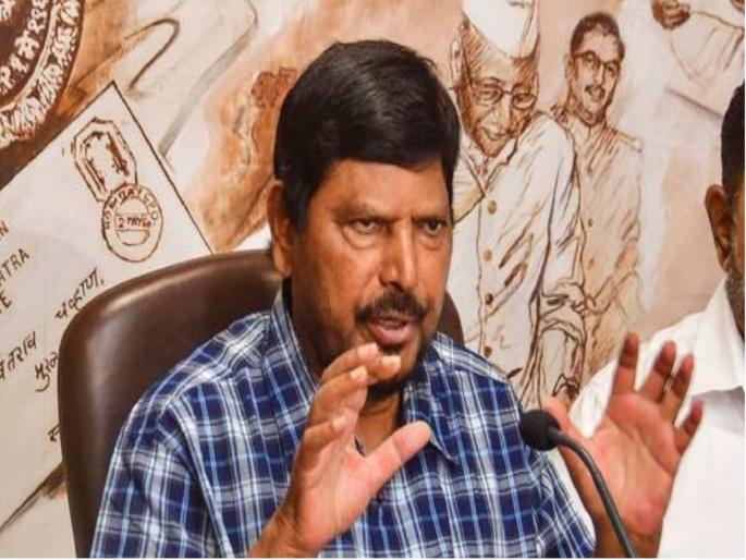 Aurangzeb Tomb Row: 'The demand is right', Union Minister Ramdas Athawale's big statement regarding the removal of Aurangzeb's tomb | 'मागणी योग्य आहे', औरंगजेबाची कबर हटवण्याबाबत केंद्रीय मंत्री रामदास आठवलेंचे मोठे वक्तव्य Aurangzeb Tomb Row: 'The demand is right', Union Minister Ramdas Athawale's big statement regarding the removal of Aurangzeb's tomb | 'मागणी योग्य आहे', औरंगजेबाची कबर हटवण्याबाबत केंद्रीय मंत्री रामदास आठवलेंचे मोठे वक्तव्य