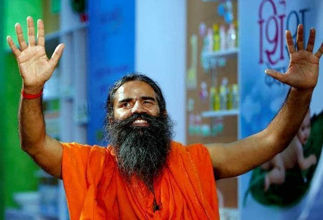 Ramdev Baba advised on population; The risk of crossing the 150 crores will be a threat | लोकसंख्यावाढीवर रामदेव बाबांनी उपाय सांगितला; 150 कोटींचा आकडा पार झाल्यास धोका
