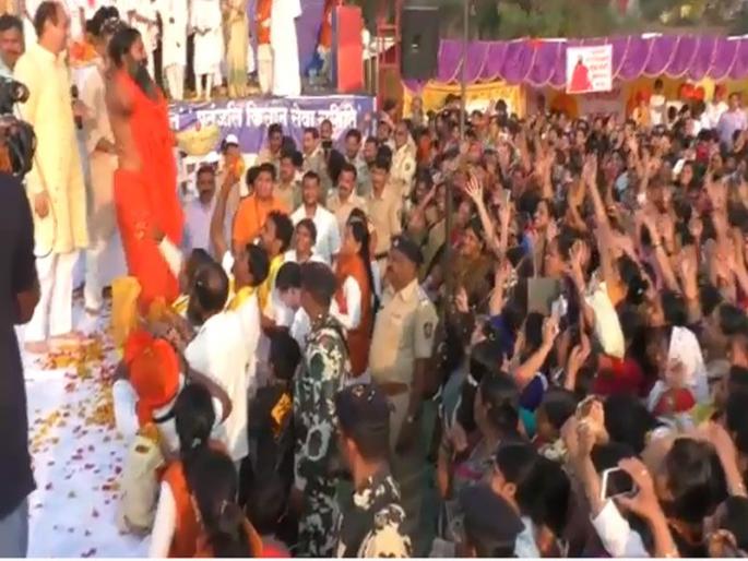 Do not use Chemical Colours while celebrating Holi says Ramdev Baba | होळीला रासायनिक रंगाचा वापर करु नका - रामदेव बाबा Do not use Chemical Colours while celebrating Holi says Ramdev Baba | होळीला रासायनिक रंगाचा वापर करु नका - रामदेव बाबा