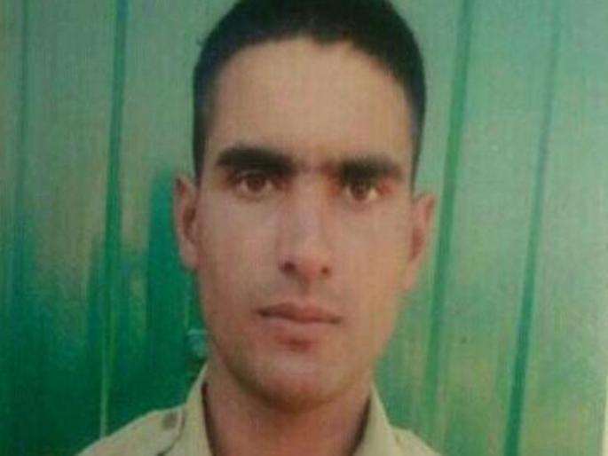 BSF jawans attacked and shot dead the terrorists | बीएसएफ जवानाची दहशतवाद्यांनी घरात घुसून गोळ्या घालून केली हत्या BSF jawans attacked and shot dead the terrorists | बीएसएफ जवानाची दहशतवाद्यांनी घरात घुसून गोळ्या घालून केली हत्या