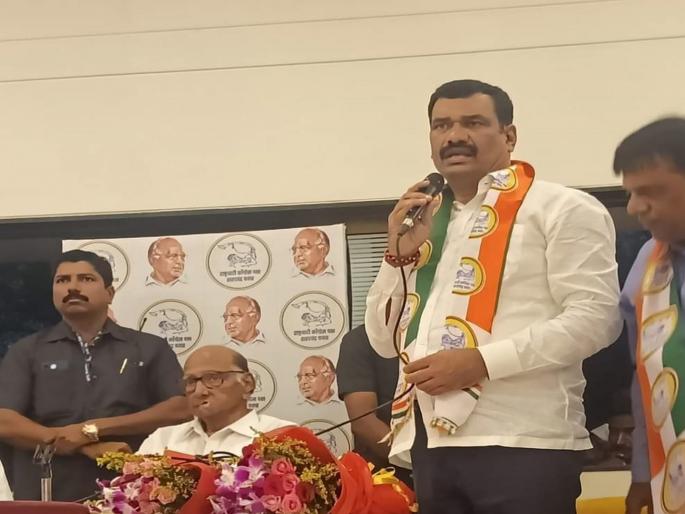 Pankaja Munde's close supporter Ramesh Aadaskar in NCP SP; Majalgaon candidature problem resolved? | पंकजा मुंडेंचे खंदे समर्थक आडसकरांच्या हाती 'तुतारी'; माजलगावच्या उमेदवारीचा पेच सुटला? Pankaja Munde's close supporter Ramesh Aadaskar in NCP SP; Majalgaon candidature problem resolved? | पंकजा मुंडेंचे खंदे समर्थक आडसकरांच्या हाती 'तुतारी'; माजलगावच्या उमेदवारीचा पेच सुटला?