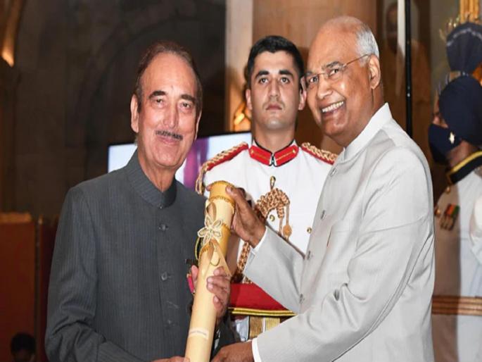 on getting padma bhushan ghulam nabi azad said rashtrapati bhavan it is good that someone recognized my work | पद्म भूषण पुरस्कारानं गुलाम नबी आझाद यांचा सन्मान; म्हणाले, "माझ्या कामाची दखल घेतली याचा आनंद" on getting padma bhushan ghulam nabi azad said rashtrapati bhavan it is good that someone recognized my work | पद्म भूषण पुरस्कारानं गुलाम नबी आझाद यांचा सन्मान; म्हणाले, "माझ्या कामाची दखल घेतली याचा आनंद"