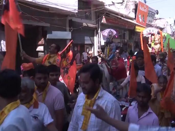 saffron in hand and chanting Jai Shri Ram on A grand procession of Ram Navami for the first time in Sambhal | हातात भगवा, ओठांवर जय श्रीरामचा जयघोष...संभलमध्ये पहिल्यांदाच रामनवमीची भव्य मिरवणूक saffron in hand and chanting Jai Shri Ram on A grand procession of Ram Navami for the first time in Sambhal | हातात भगवा, ओठांवर जय श्रीरामचा जयघोष...संभलमध्ये पहिल्यांदाच रामनवमीची भव्य मिरवणूक