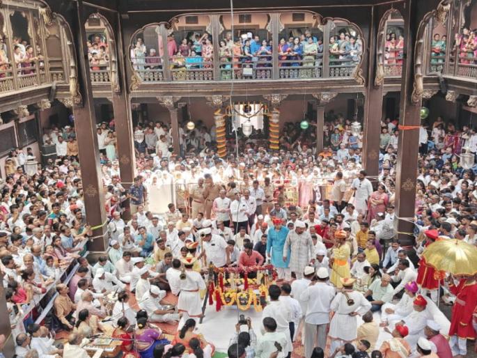 Ram Navami 2025 Chanting of Ramnama at Pantasachiv Palace Ram Janmabhoomi celebrated by showering flowers | Ram Navami 2025: पंतसचिव राजवाड्यात रामनामाचा जयघोष; फुलांची उधळण करत रामजन्मोत्सव साजरा