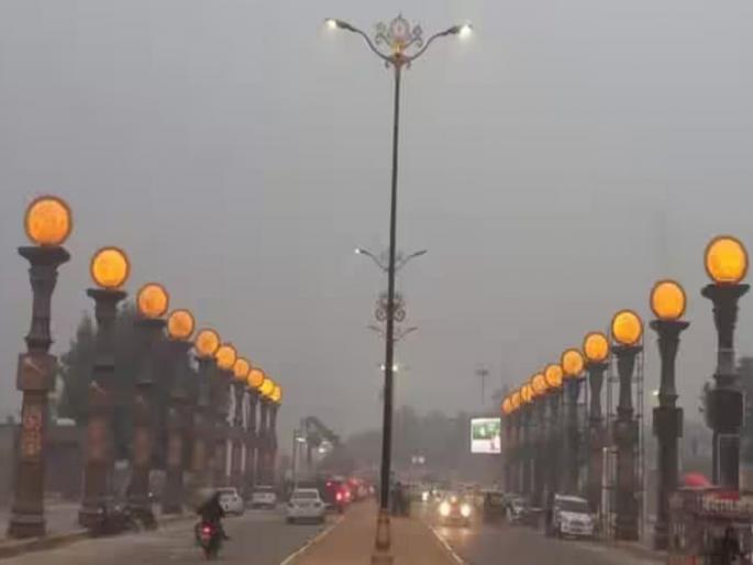 Electricity lamps were stolen from Rampath in Ayodhya? Accusations and counter-accusations | अयोध्येतील रामपथावरून विजेच्या दिव्यांची झाली चोरी? आरोप प्रत्यारोपांना उधाण Electricity lamps were stolen from Rampath in Ayodhya? Accusations and counter-accusations | अयोध्येतील रामपथावरून विजेच्या दिव्यांची झाली चोरी? आरोप प्रत्यारोपांना उधाण
