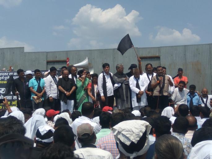 The struggle for the removal of garbage project against the Ramtekdi project | रामटेकडी प्रकल्पाविरोधात कचरा प्रकल्प हटाव संघर्ष समितीचा मोर्चा